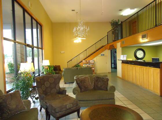 Walnut Inn allows check-in for 18 year-old guests