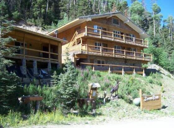 Snow Bear Inn allows check-in for 18 year-old guests