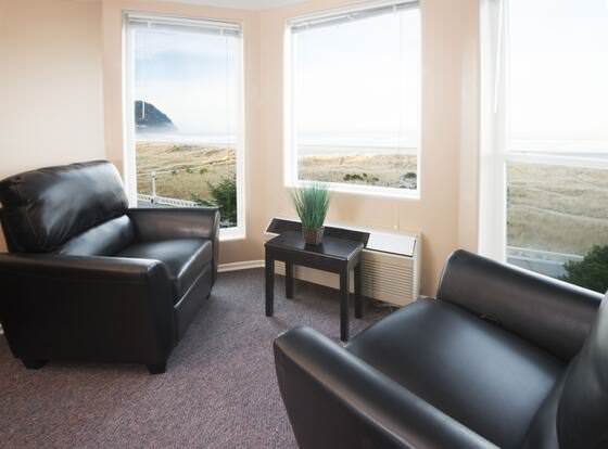 Seaside Oceanfront Inn allows check-in for 18 year-old guests