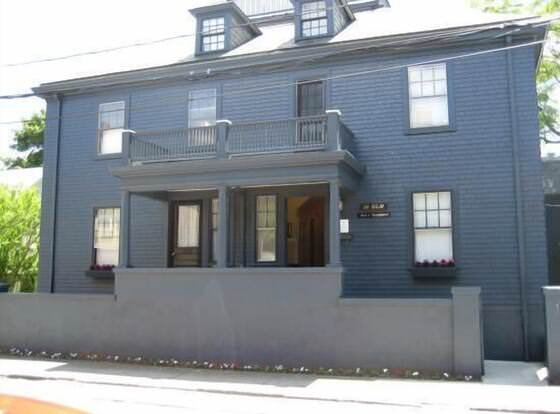 Elm Street Inn allows check-in for 18 year-old guests