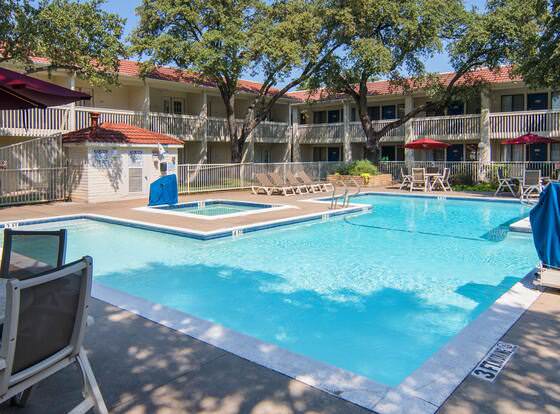 Motel 6 Addison, TX - Dallas allows check-in for 18 year-old guests