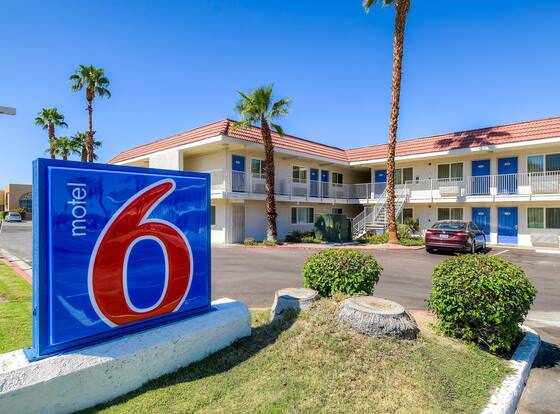 Motel 6 Rancho Mirage, CA - Palm Springs allows check-in for 18 year-old guests