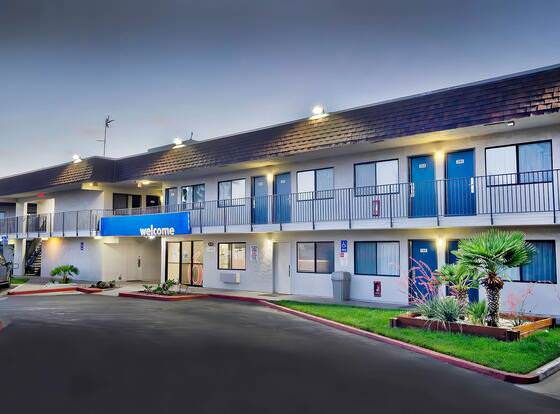 Motel 6 Palmdale, CA allows check-in for 18 year-old guests