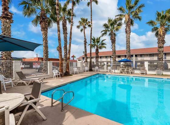 Motel 6 Eloy, AZ - Casa Grande allows check-in for 18 year-old guests