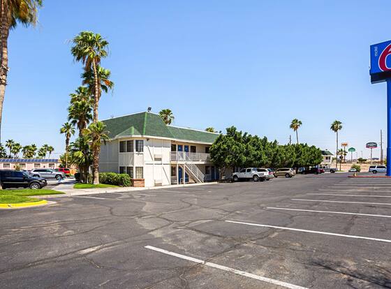 Motel 6 Yuma, AZ - East allows check-in for 18 year-old guests