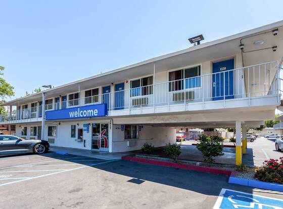 Motel 6 Sacramento, CA - Downtown allows check-in for 18 year-old guests