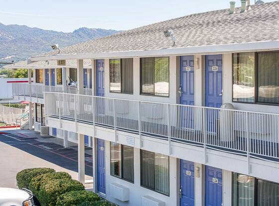 Motel 6 Ukiah, CA allows check-in for 18 year-old guests