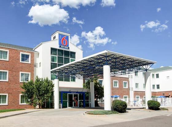 Motel 6 Aurora, CO - East Aurora allows check-in for 18 year-old guests