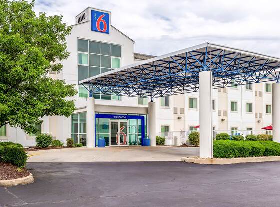 Motel 6 Caseyville, IL - Caseyville Il allows check-in for 18 year-old guests