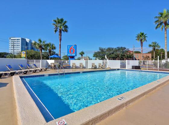 Motel 6 Destin, FL allows check-in for 18 year-old guests