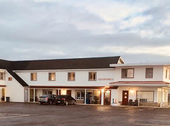 North Country American Inn allows check-in for 18 year-old guests