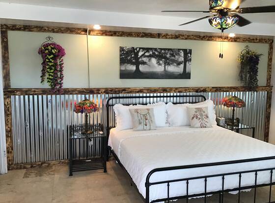 Olancha RV Park & Motel allows check-in for 18 year-old guests