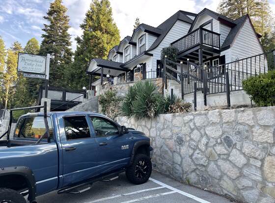 Arrowhead Lake Inn allows check-in for 18 year-old guests