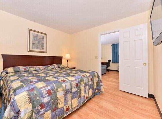 Tower Inn And Suites Of Guilford - Madison allows check-in for 18 year-old guests