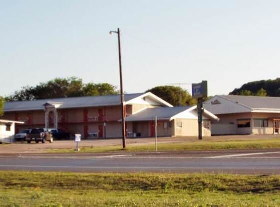 American Inn & RV Park allows check-in for 18 year-old guests