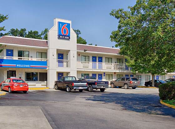 Motel 6 Laurel, DC - Washington Northeast allows check-in for 18 year-old guests