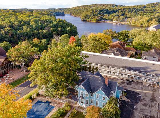 White Rose Inns allows check-in for 18 year-old guests