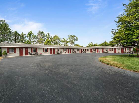 Boulevard Motel allows check-in for 18 year-old guests