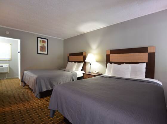 Travelowe's Motel allows check-in for 18 year-old guests