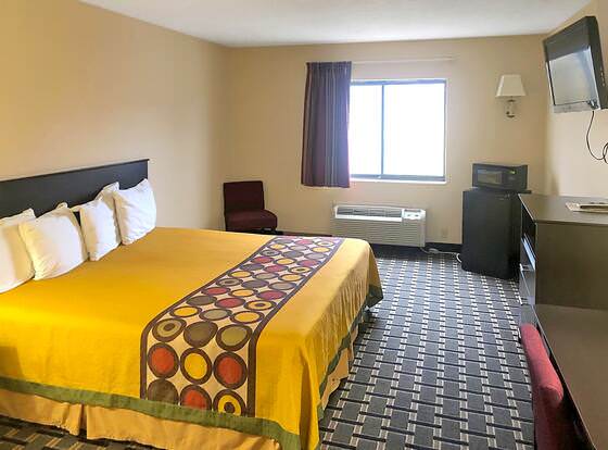 Hotel 7 Vienna allows check-in for 18 year-old guests