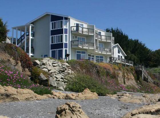 Oceanfront Inn at Shelter Cove allows check-in for 18 year-old guests