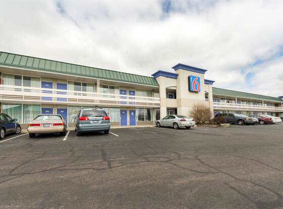Motel 6 Troy, OH allows check-in for 18 year-old guests