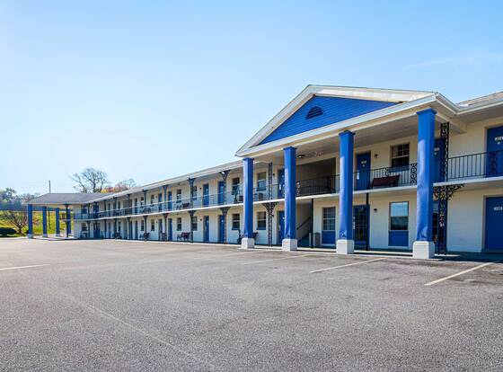 Motel 6 Mechanicsburg, PA - Harrisburg West allows check-in for 18 year-old guests