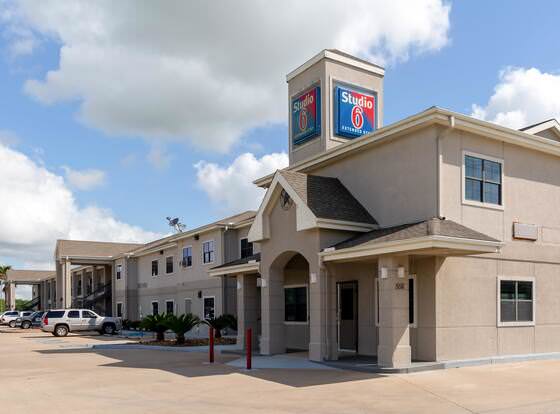 Studio 6 Bay City, TX allows check-in for 18 year-old guests