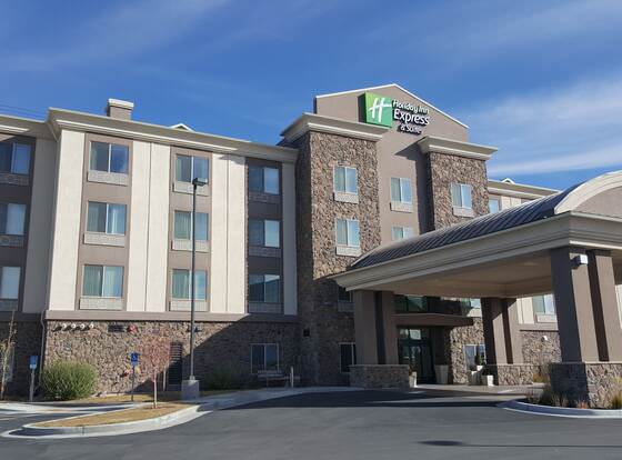 Holiday Inn Express & Suites Springville-South Provo Area, an IHG Hotel allows check-in for 18 year-old guests