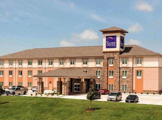 Sleep Inn & Suites Fort Scott allows check-in for 18 year-old guests