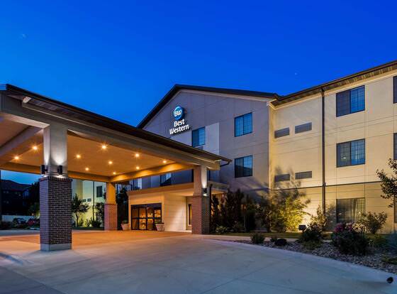 Best Western North Edge Inn allows check-in for 18 year-old guests
