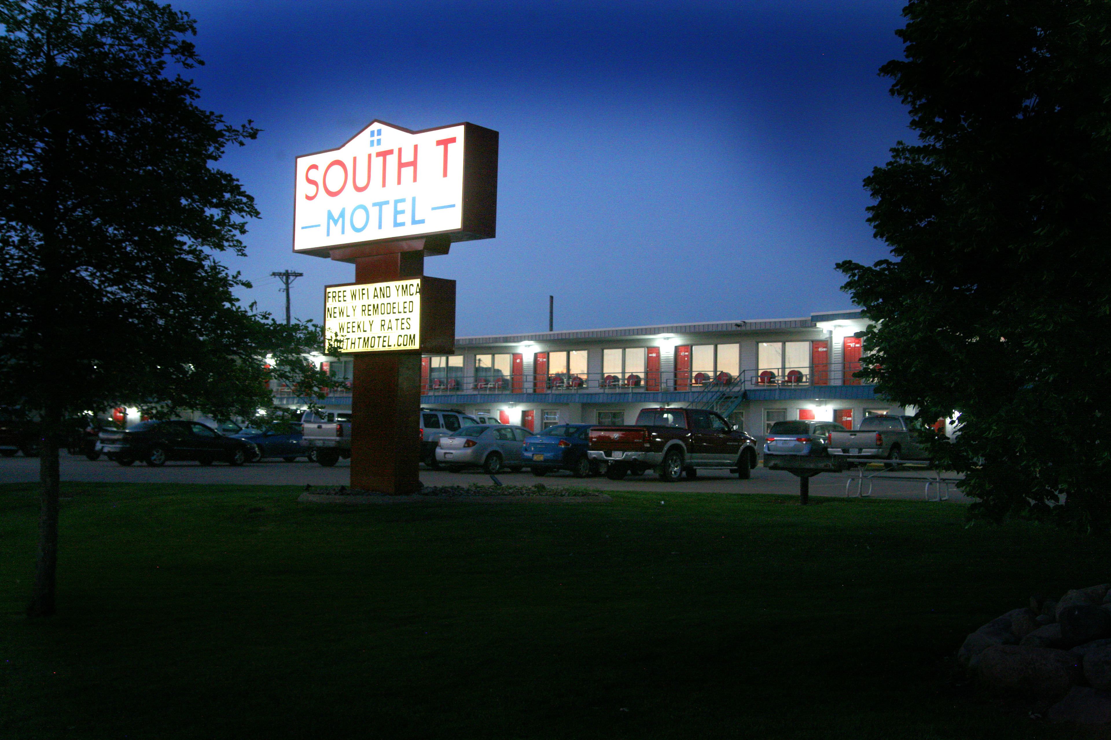 South T Motel allows check-in for 18 year-old guests