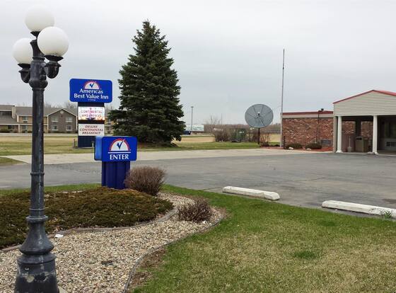 Americas Best Value Inn Clear Lake allows check-in for 18 year-old guests