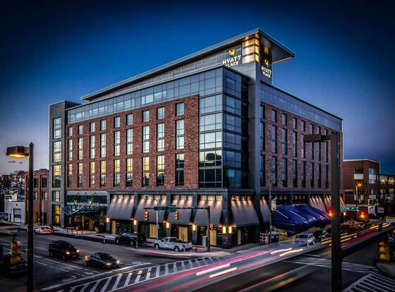 Hyatt Place Baltimore Inner Harbor allows check-in for 18 year-old guests