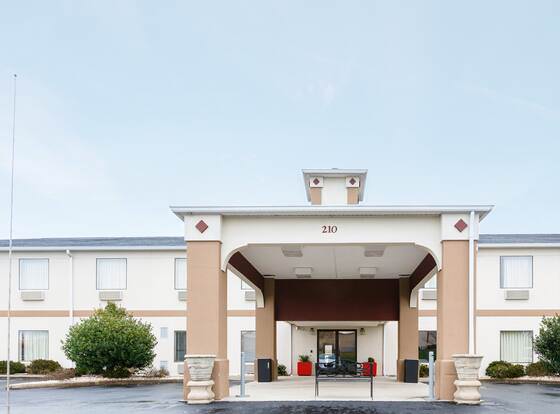 Red Roof Inn PLUS+ Danville, KY allows check-in for 18 year-old guests