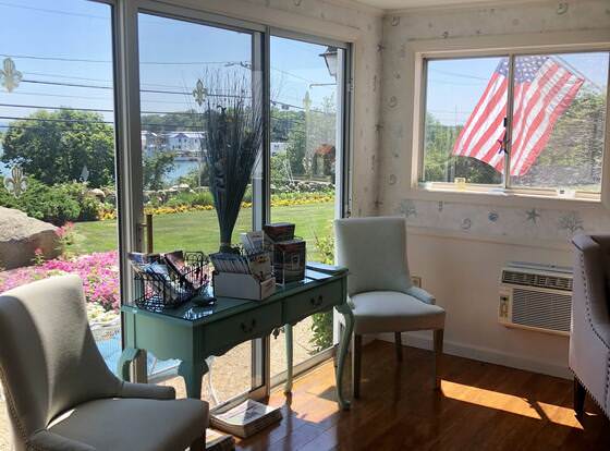 Sands of Time Motor Inn & Harbor House allows check-in for 18 year-old guests