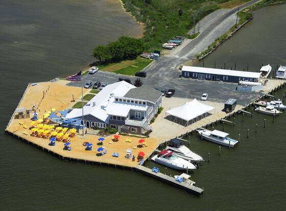 Lowes Wharf Marina Inn allows check-in for 18 year-old guests