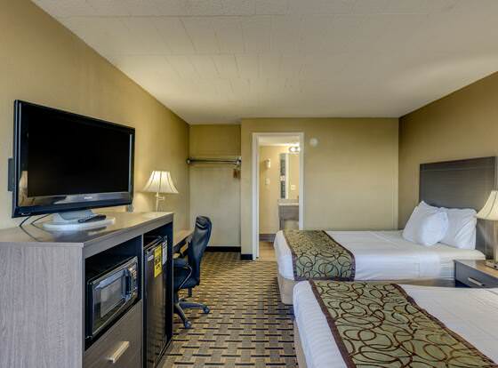 Rivertown Inn & Suites Downtown Detroit allows check-in for 18 year-old guests