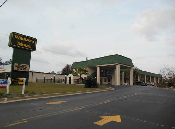 Western Motel allows check-in for 18 year-old guests