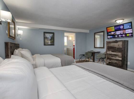 Silver Ridge Lodge allows check-in for 18 year-old guests