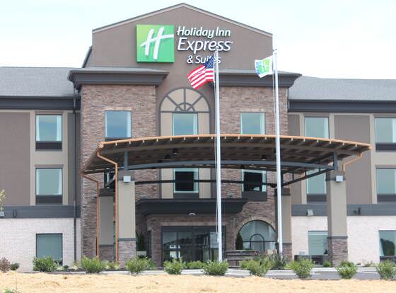 Holiday Inn Express & Suites Glasgow, an IHG Hotel allows check-in for 18 year-old guests