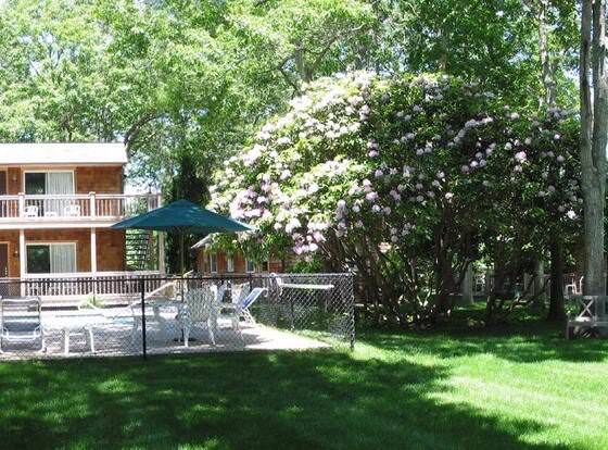 380 Inn allows check-in for 18 year-old guests