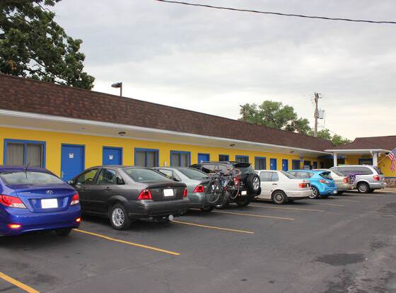 Scottish Inns Sparta allows check-in for 18 year-old guests