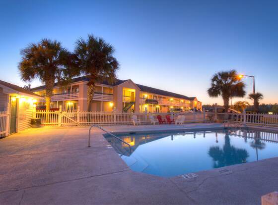 Cumberland Kings Bay Lodges allows check-in for 18 year-old guests