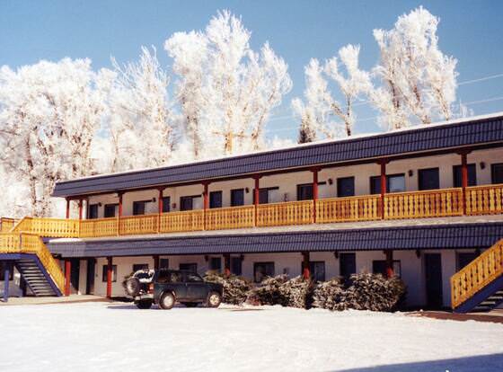 Western Lodge - In Steamboat Springs (Downtown Steamboat Springs) allows check-in for 18 year-old guests