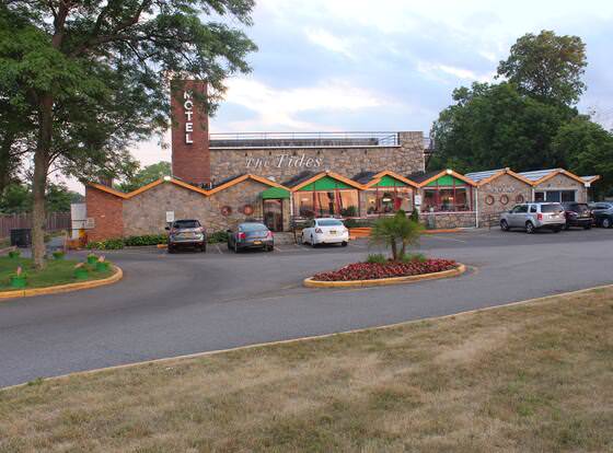 Tides Motor Inn at Stehli Beach allows check-in for 18 year-old guests