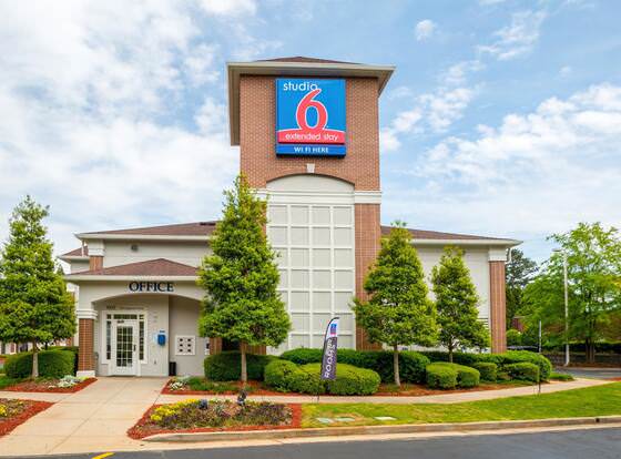 Studio 6 Roswell, GA - Atlanta allows check-in for 18 year-old guests