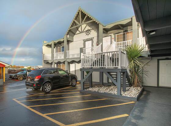Wanderlust Inn allows check-in for 18 year-old guests