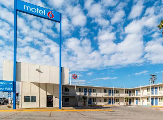 Motel 6 Blythe, CA - South allows check-in for 18 year-old guests