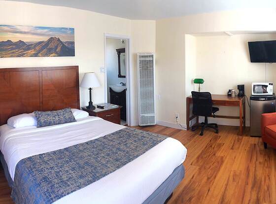 Sunbeam Motel allows check-in for 18 year-old guests